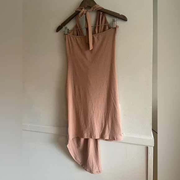🌸 SHEIN 🌸 nude twist halter dress - Picture 4 of 7